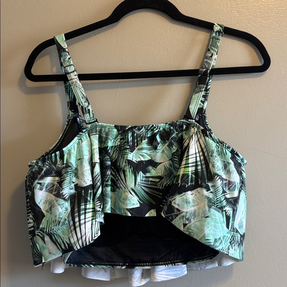 Torrid Wireless Straight Flounce Bikini Top Green Palm, 2x - Picture 3 of 4